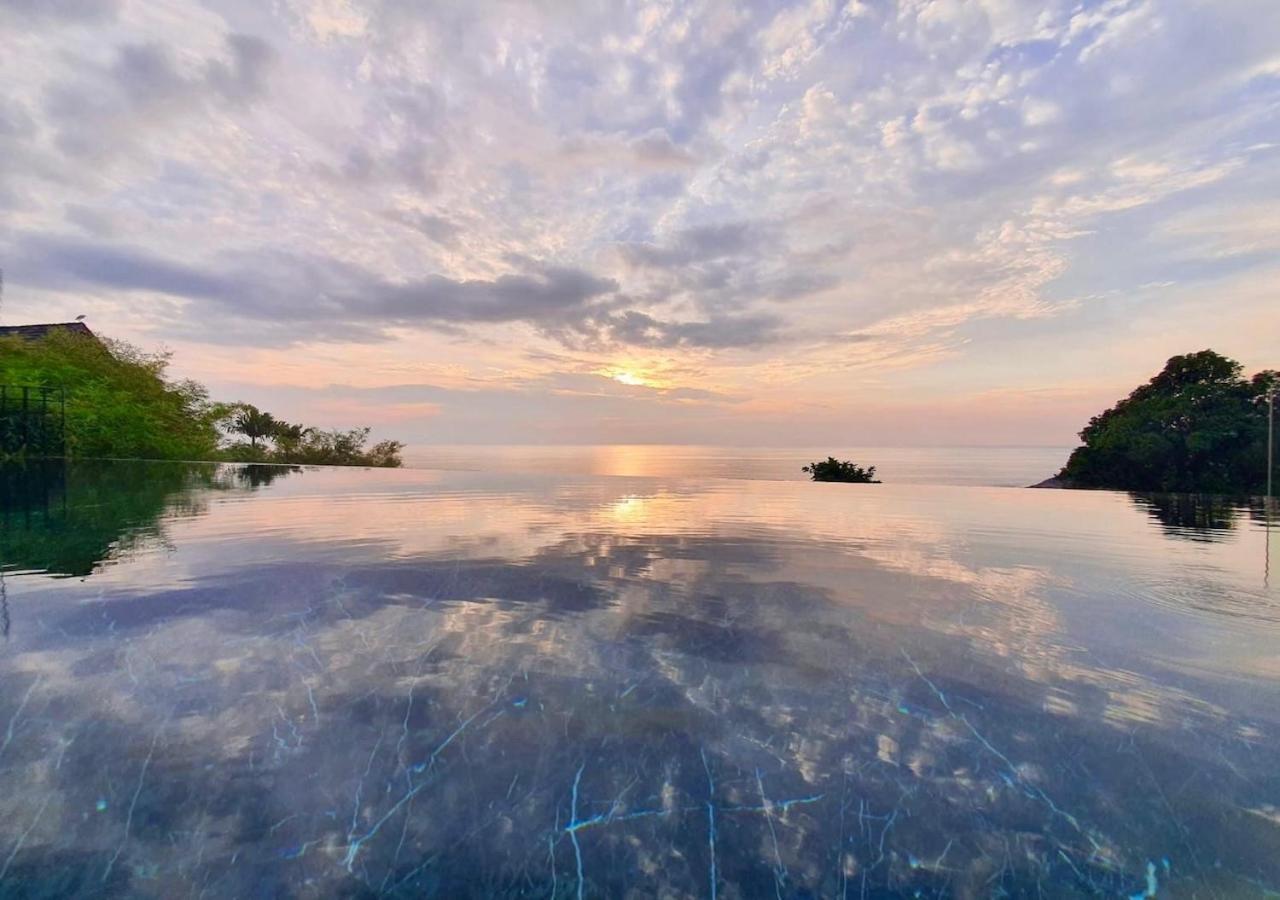 Villa Yang, Private Oceanfront Villa, Камала Экстерьер фото